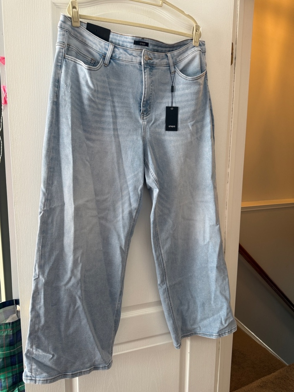 TikTok Viral BBL Light Wash Wide Leg Jeans - ONESO - Brand NWT
